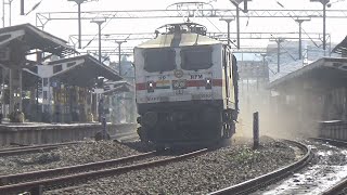 60630 series WAP-7 are in fire || WAP-7 is one of the most successful locomotives of Indian Railways