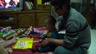 20110225★1Y4M1D★熊熊和拔比一起玩打地鼠