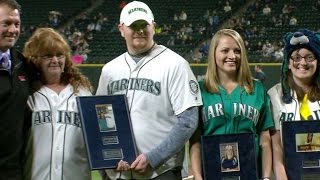 OAK@SEA: Mariners hold ceremony for Ultimate Fans