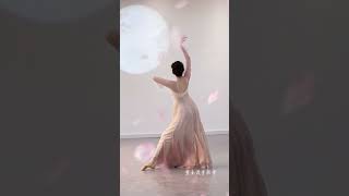 #中国古典舞 菩萨蛮-梦梦 chinese classical dance #dancer #classicaldance #chineseclassicaldance #古典舞 #国风 #舞蹈