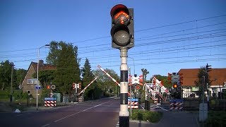 Spoorwegovergang Putten // Dutch railroad crossing