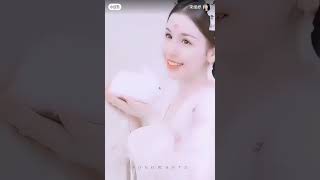 中国新疆ウイグル美人女優🇨🇳