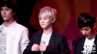 [FANCAM] BEAST (비스트) #24 - Love Sign @ New World Standing Concert 100521