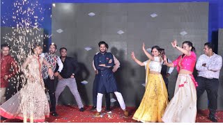 Best Sangeet Dance Performance By Friend's ! Indian Wedding ! Reception Dance ! The Sangeet Maker