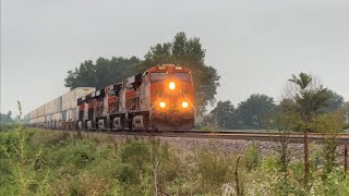 70 mph BNSF Z train (Z-LACWSP) flying east!! BNSF Transcon: Marceline sub..7/26/24