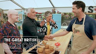 The One Where David Schwimmer Does Bake Off | The Great Stand Up To Cancer Bake