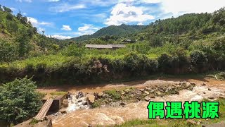 骑行新疆，四川彝族大山里遇到世外桃源，不知谁隐居此地【小哥在旅途】