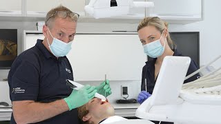 Los dentistas revisan el escáner intraoral TRIOS 5