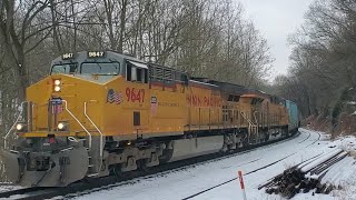 Epic catch of Union Pacific on the B\u0026O Old Mainline leading B729 Ethanol with 2 BNSF pushers 1/18/25