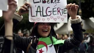 LIBEREZ L'ALGERIE يوم الشعب ( paroles et traduction française)