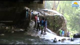 Young Boy \u0026 woman falls victim falls in Diyaluma.mp4