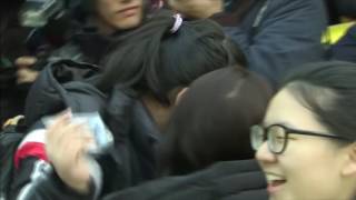 韩60万人高考赶科场 航班停飞企业停摆严阵以待 [20161117]