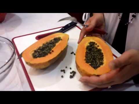 How to clean, cut and eat a papaya! How to clean, cut and eat a papaya!