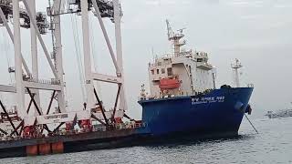 life at sea Heavy Lift Ship MV   DONGBANG GIANT  IN MANILA BAY ANCHORAGE AREA