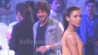 FULL VIDEO: Shah Rukh Khan \u0026 Anushka Sharma On Ramp WALK Shabana Azmi Host Mijwan Summer 2017 Show