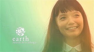 いいなCM　earth music ＆ ecology　宮崎あおい　「草原」篇