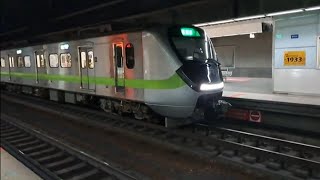 1227次基隆發車經由山線開往苗栗的銀綠色微笑號EMU900型十輛一編組EMU936區間車