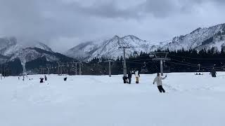 2024年12月26日(木)小雨降る一日で麓は滑りやすい雪質に、スノースポーツデビューには優しいコンディションでした