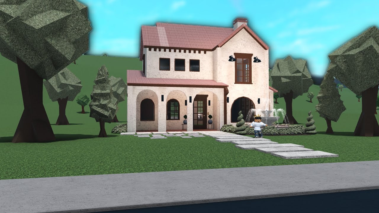 Building A BLOXBURG MEDITERRANEAN HOUSE - YouTube