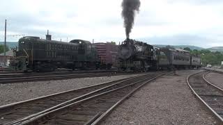 00028 Steamtown, PA 2018 Baldwin 0-6-0 Backs Up Then Brings Its Train Up To The Station Loading Area