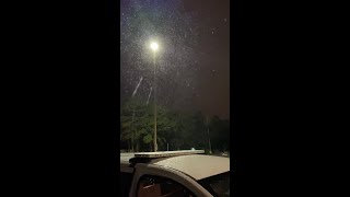 Video shows snow falling in Florida