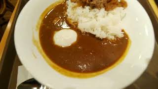 すき家で、おんたま牛カレーを食べてみた‼️とにかくルーの味がいい😃最高だよ。