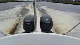 Twin Evinrude E-tec G2 150Hp  3 cil. Beneteau flyer 750 SD