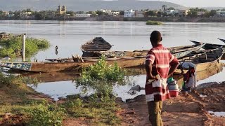 KAYES : la montée de l'eau sur le fleuve Sénégal