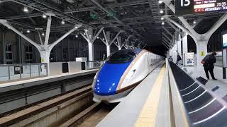 北陸新幹線E7系 はくたか573号(金沢行)富山駅到着 Japanese Shinkansen Bullet Train