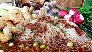 ข้าวปุ้นซาวน้ำปลาร้าเดือด🔥 เเคบหมูผักลวกผักสดกรอบ เเซ่บนัวถึงใจจ้า|ส้มซ่าพาเเซ่บ 13 มิถุนายน 2024