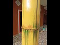 Tiang rumah berbentuk bambu kuning