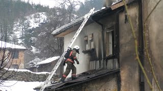 Пожар горя в къща в смолянския квартал Каптажа