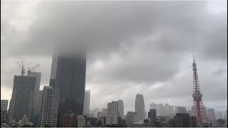 奥の高層ビル群に落雷して凄まじい雷鳴が轟くシーン（2022.9.24.17:06）