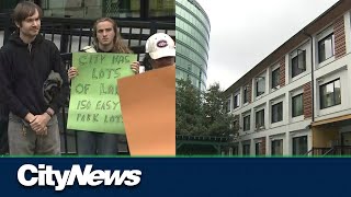 Advocates rally against closure of Vancouver modular housing