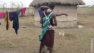 Maasai clothes/ La ropa maasai (subtítulos en español)