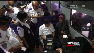 NET. JATIM - MENHUB SIDAK PENUMPANG KA DI STASIUN GUBENG