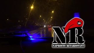 Naprosto Retardovaný - Mikovi šplouchá na majáčku