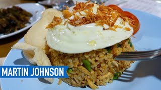 Eating SUPER SPICY Fried Rice at Dapur Toraja | Indonesian Food