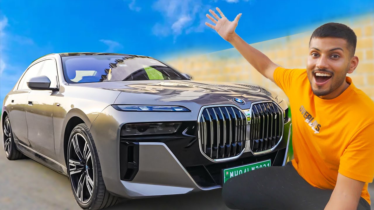 I Tried Futuristic Luxury Car Bmw I7 Youtube