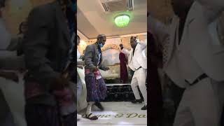 የሰርግ ላይ አዝናኝ ጭፊራ😂Ethiopian wedding