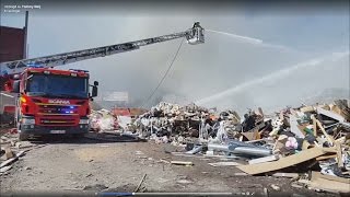 Rök sprids efter kraftig brand - Nyheterna (TV4)