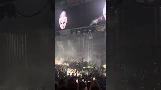 Ye performs “Runaway” in Kia Center at Travis Scott Circus Maximus Tour. 🔥