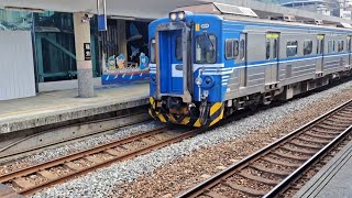 4127次蘇澳發車經由宜蘭線開往瑞芳的EMU506+EMU517區間車，和4022次鶯歌發車經由宜蘭線開往蘇澳新的通勤超優質銀綠色微笑號EMU900型十輛一編組EMU928區間快車