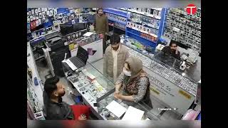 Woman attacked Shop Owner with a stick in Lahore DHA | Viral CCTV Footage