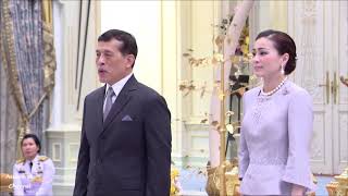 ในหลวงราชินีเสด็จออกพระที่นั่งอัมพรสถาน พระราชทานพระบรมราชวโรกาสให้ประธานศาลรัฐธรรมนูญนำตุลาการเฝ้าฯ