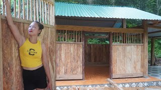 Build Wooden Walls - Building Main Door House, Build LOG CABIN, Green Forest Farm, Free Bushcraft