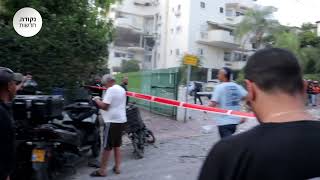 תיעוד: פגיעה ישירה של טיל בעיר רחובות - הרוג אחד ועשרה פצועים - מבצע מגן וחץ