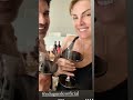 EDU GUEDES E ANA HICKMANN TOMAM TAÇINHAS DE VINHO##