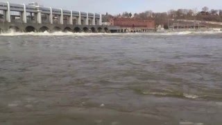 Forte crue à la centrale de la Rivière-des-Prairies