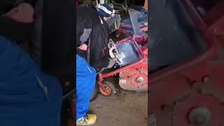 ハンマーナイフモアカバー溶接　Hammer Knife Mower Cover Welding